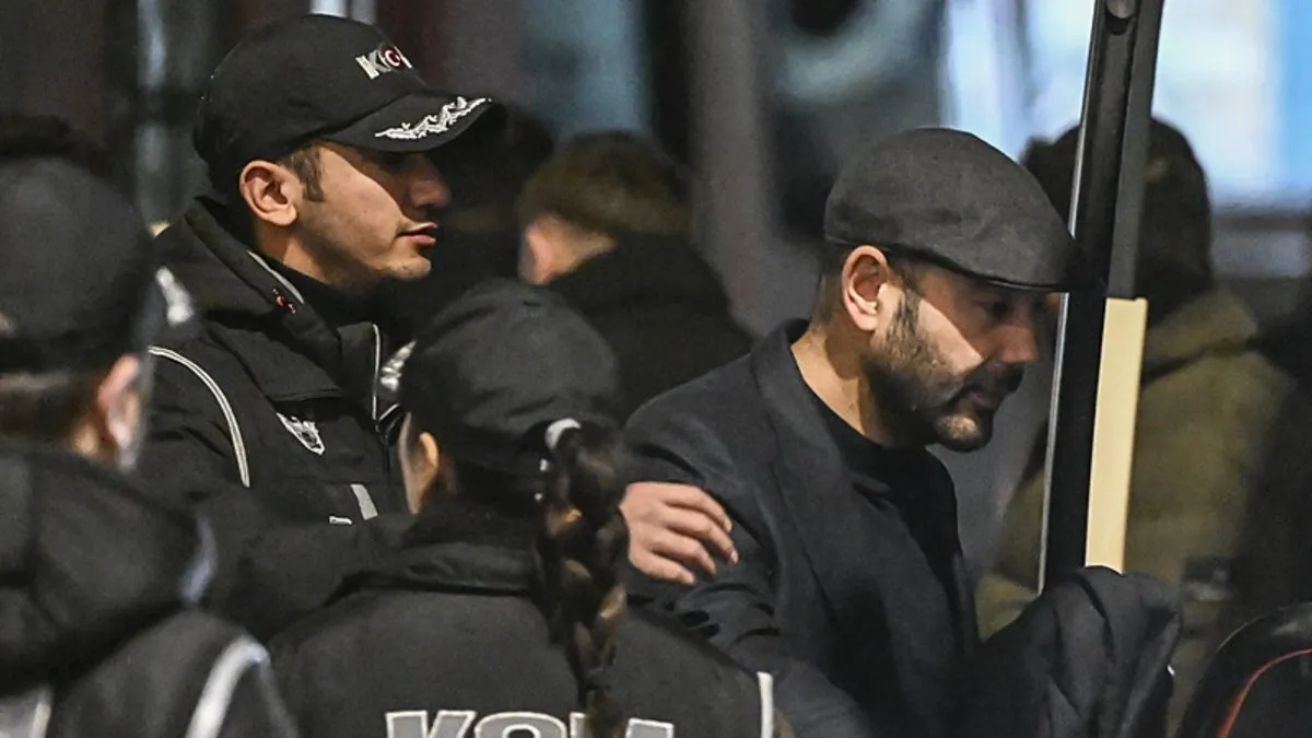 SON DAKİKA… Beşiktaş Belediye Başkanı Rıza Akpolat’ın aylık geliri 2 saatte değişti: Savcılıkta başka mahkemede başka konuştu!