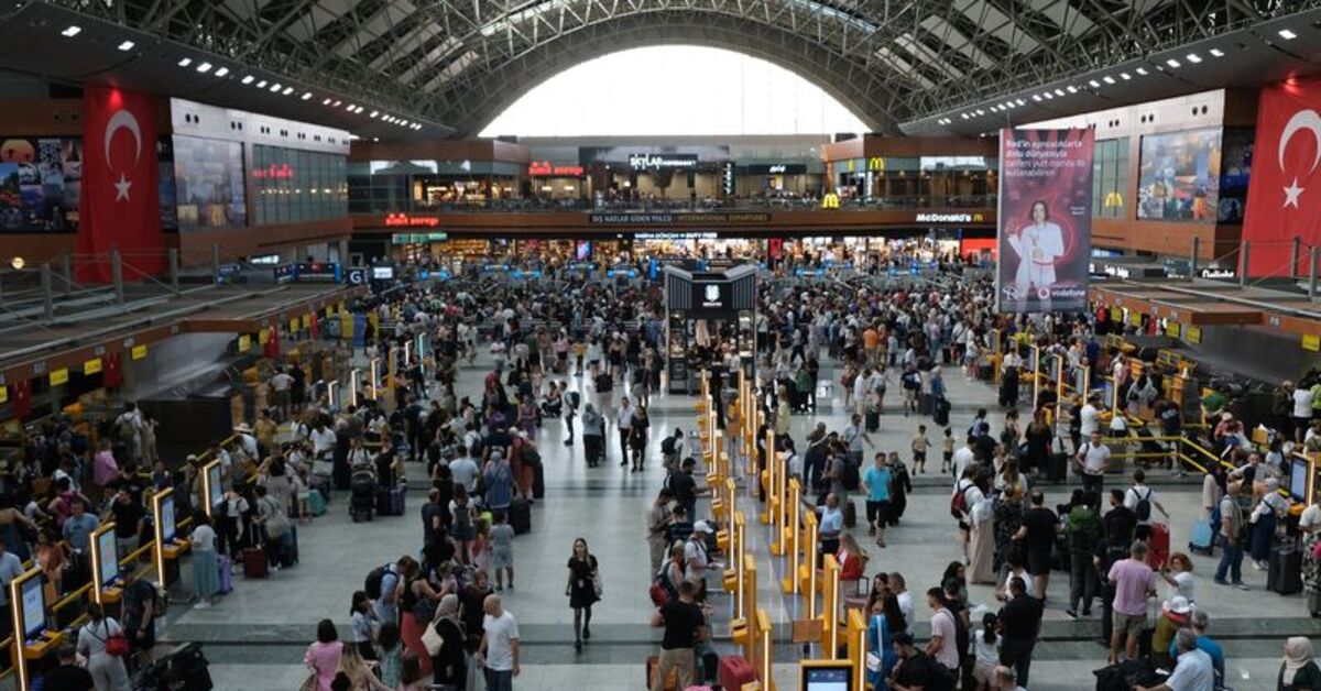 Sabiha Gökçen Havalimanı yolcularına sis uyarısı!